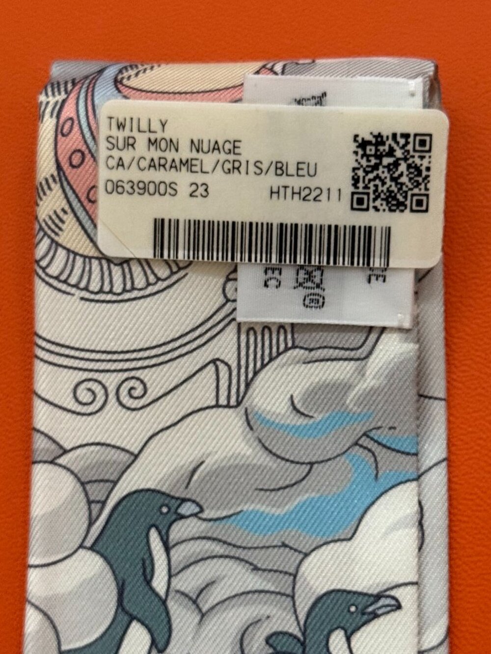 Hermes Twilly Sur Mon Nuage Caramel Silk Scarf - Picture 4 of 6